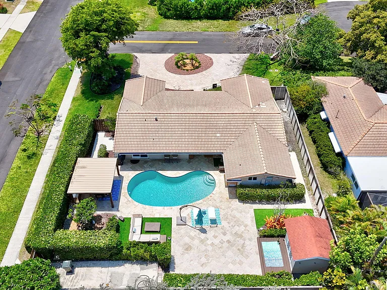 424 SW 7th Way — Photo 68