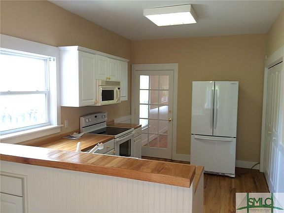 3rd image of 105 S Campbell Ave