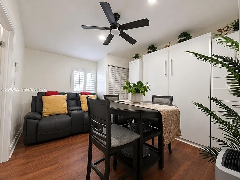 6118 Mayo St #3 — Photo 9