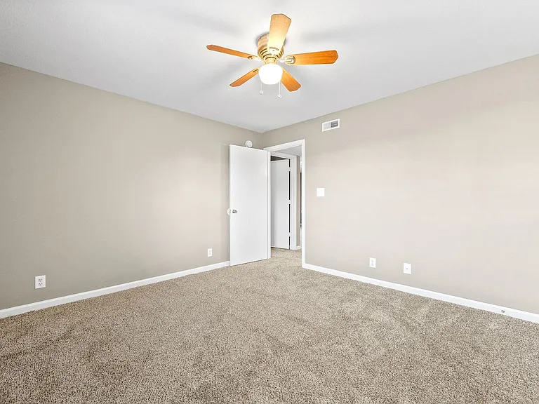 2 Bedroom Apartment For Rent Near Post! — Photo 18