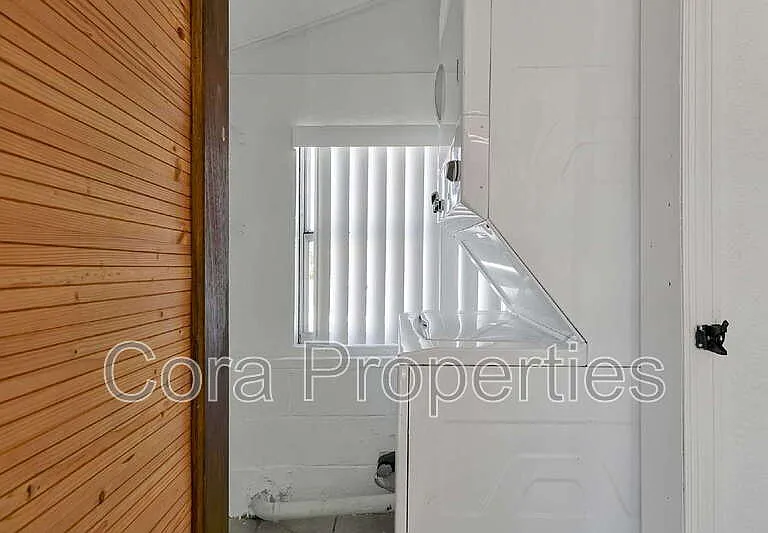 608 Claude Holmes Sr Ave — Photo 12