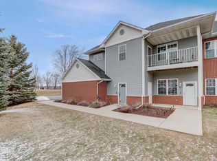 691 W Dekora St UNIT G, Saukville, WI 53080