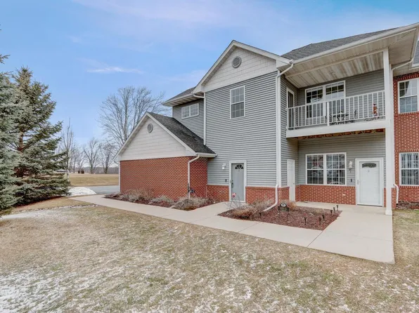691 West Dekora ST #G, Saukville, WI 53080