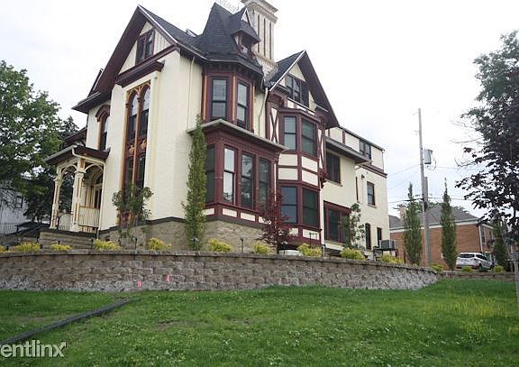 28 Lafayette, side view