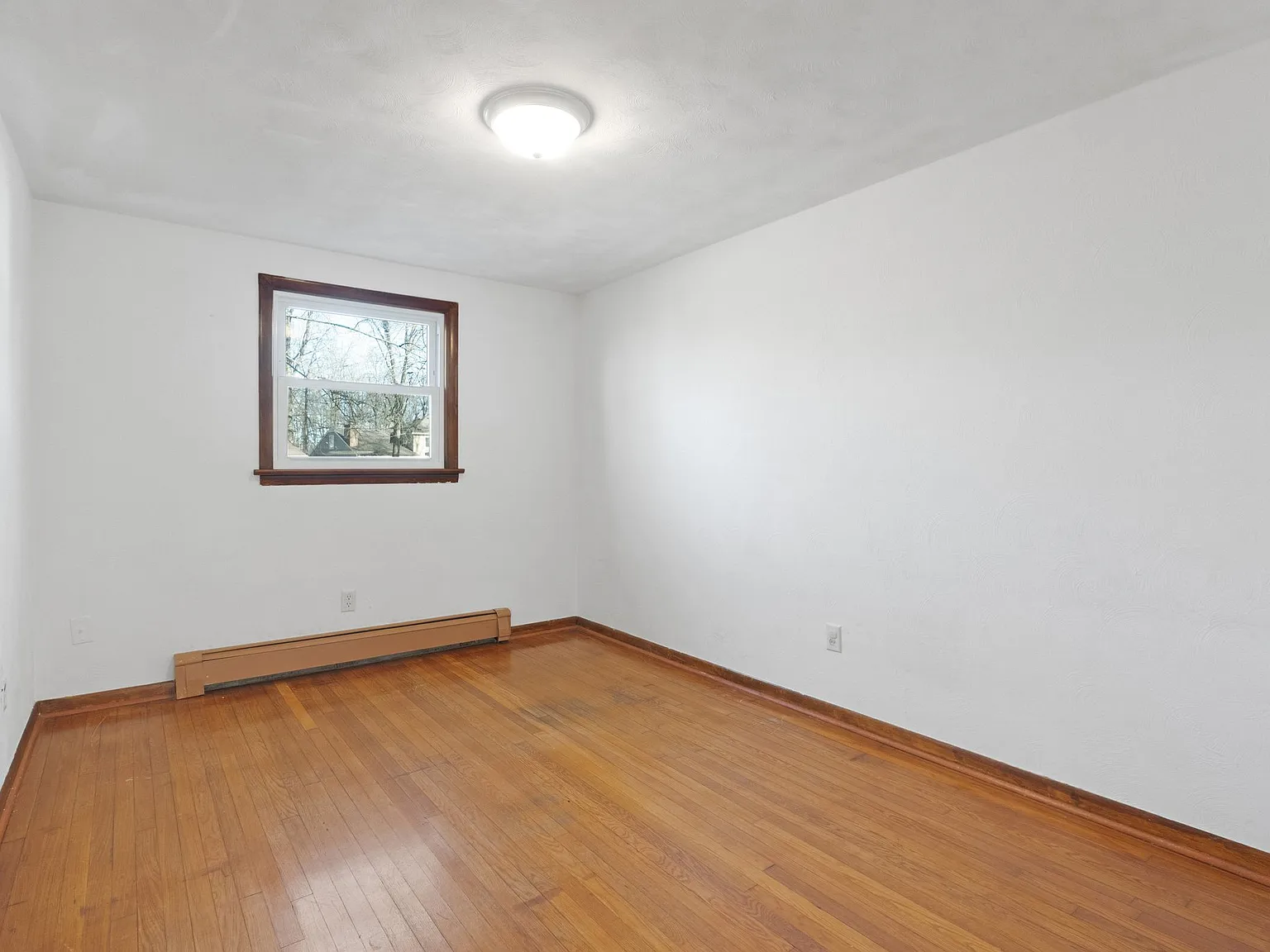 3 bed, 1320 sqft, $1,500 — Photo 4