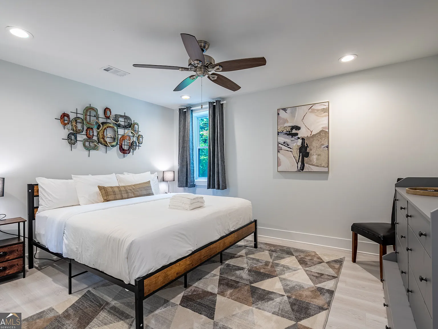 2 bed, 2.0 bath, $3,636 — Photo 2