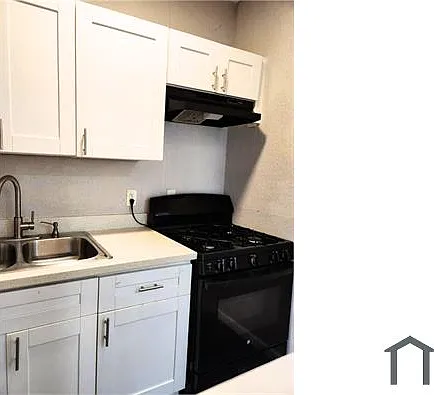 1009 Laredo St #4 — Photo 5