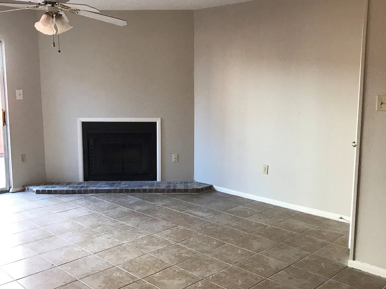 2 bed, 1100 sqft, $975 — Photo 4
