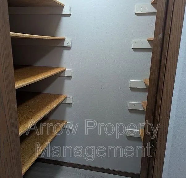 305 N East St #3 — Photo 4