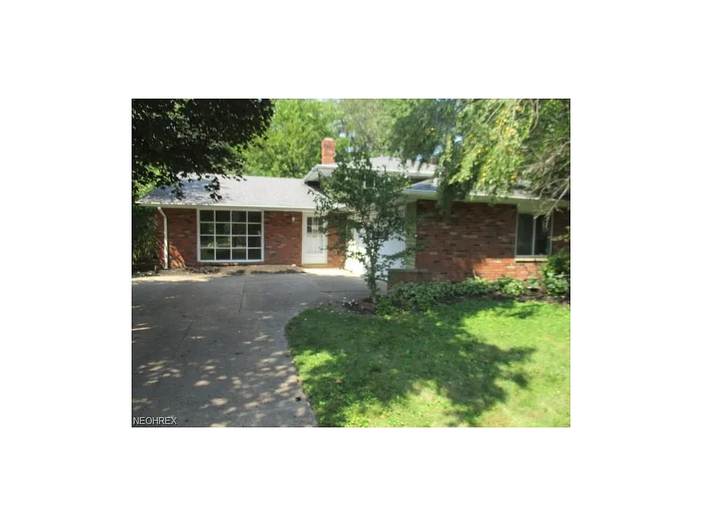31116 Carlton Dr photo 1