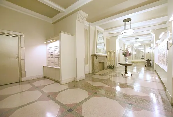 Rented by Manhattan Realty Group | media 7