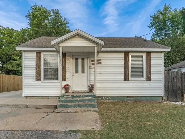 1015 Mill St, Springdale, AR 72764
