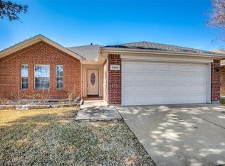2823 Brookhurst Dr, Grand Prairie, TX 75052