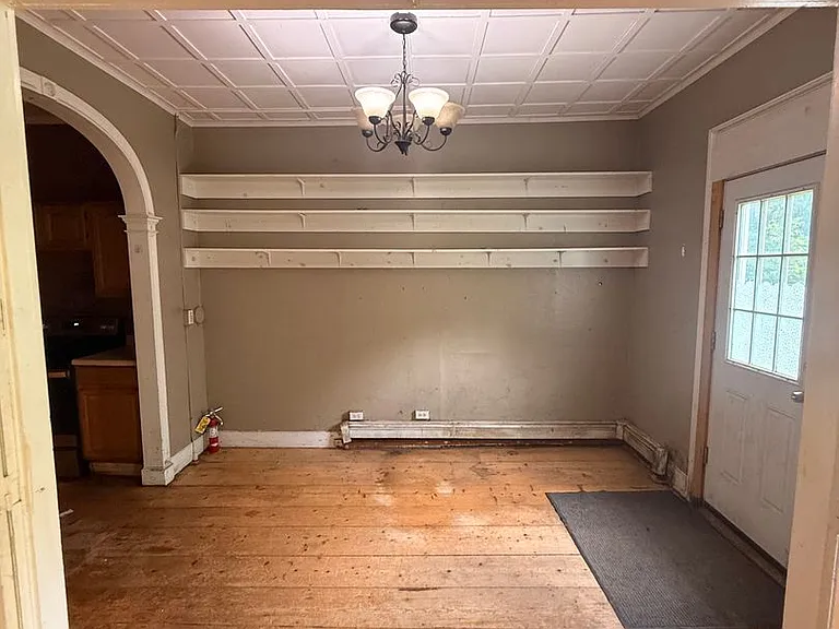 102 S Main St — Photo 5