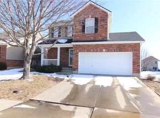 1053 SW Arborfair Dr, Lees Summit, MO 64082