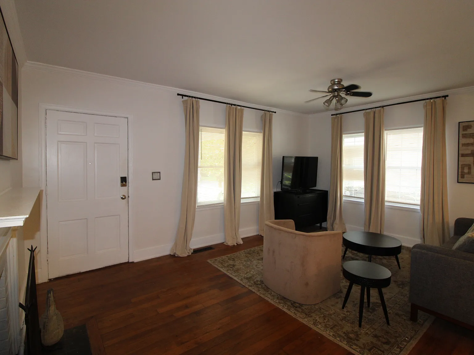 936 E Lake Drive — Photo 3
