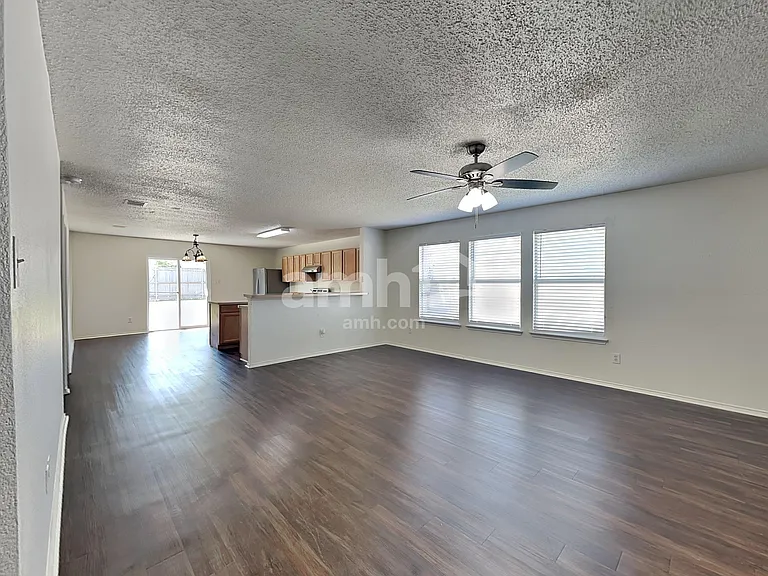 1601 White Oak Rd — Photo 6