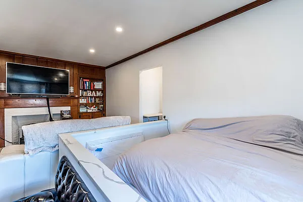 Sold by Keller Williams Realty Landmark | media 13