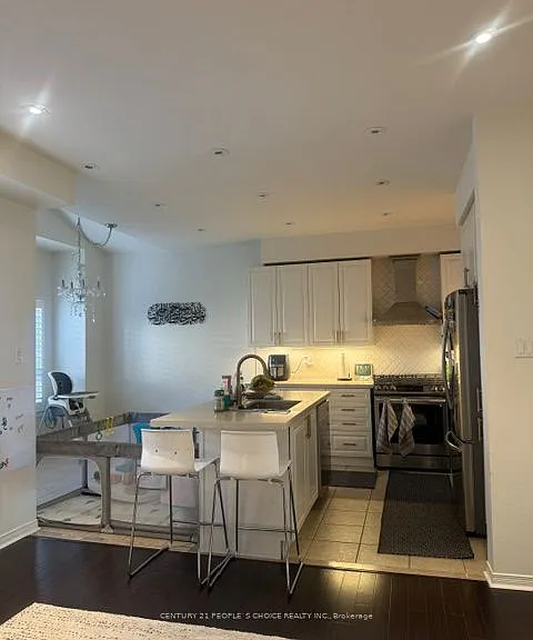 33 Mansbridge Cres — Photo 14