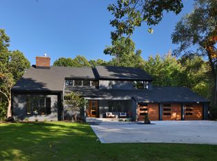 400 Greentree Ln NE, Ada, MI 49301