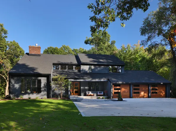 400 Greentree Ln NE, Ada, MI 49301