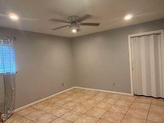 5th image of 10400 Republic Ln