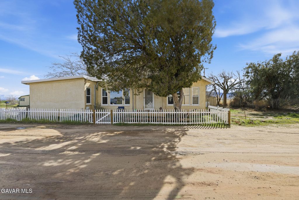 9200 W Avenue H, Lancaster, CA - View 2