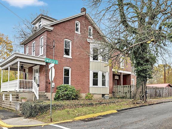 2nd image of 119 Railroad St