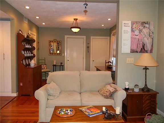 5th image of 152 Elmgrove Ave