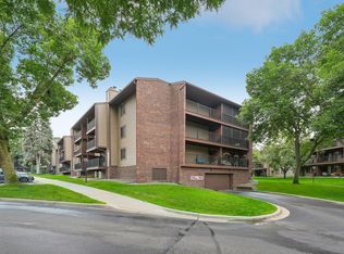 7401 W 101st St APT 320, Minneapolis, MN 55438