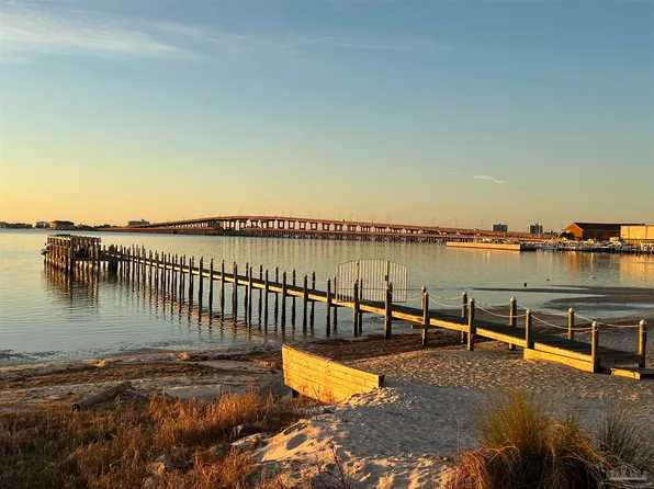 1191 Gulf Breeze Pkwy, Gulf Breeze, FL 32561