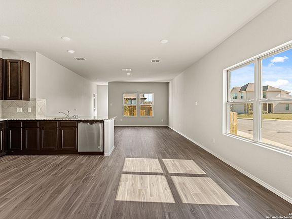 2nd image of 10322 Eve Gardens