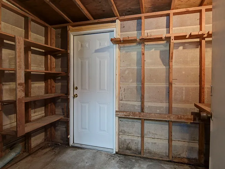 1813 Fairlawn Cir — Photo 30