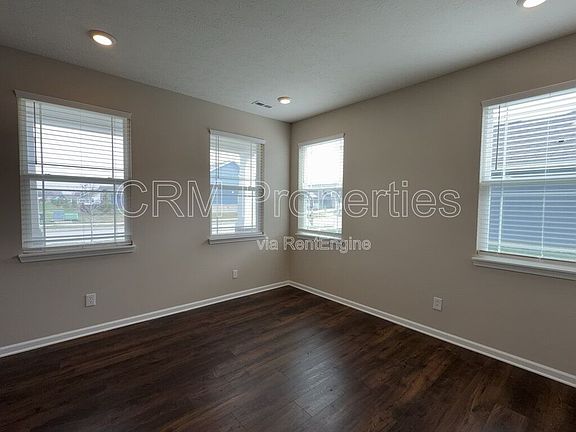 4th image of 8862 Blackburn St