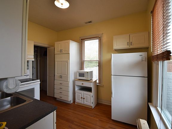 3rd image of 638 1/2 N State St