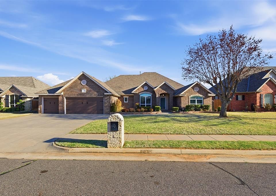 1st image of 1501 SW 137th Ter