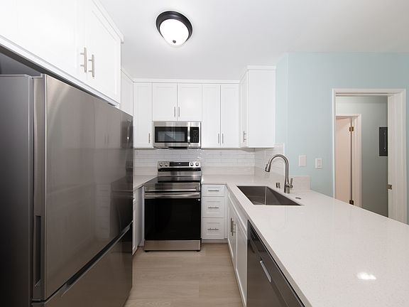 2nd image of 11685 Montana Ave APT 103