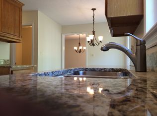 816 Northampton Dr, Cary, NC 27513