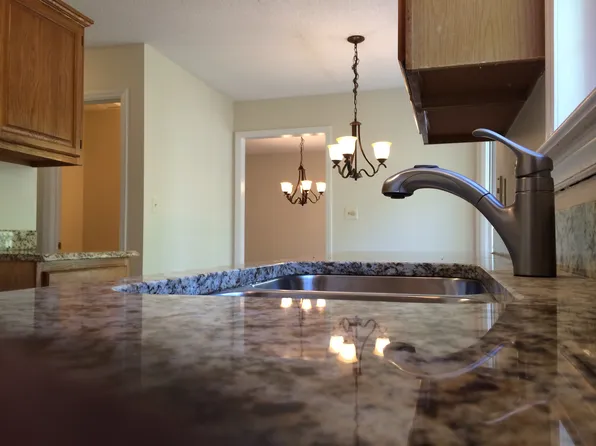 816 Northampton Dr, Cary, NC 27513