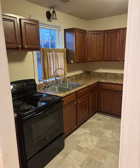 401 McCullough Ave NE — Photo 6