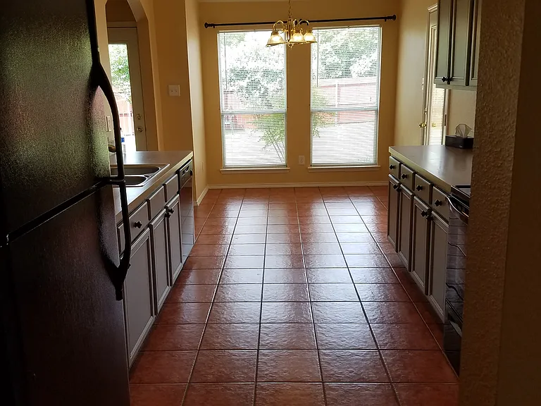 422 Cypress St — Photo 9