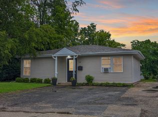 950 N Brainard St, Naperville, IL 60563