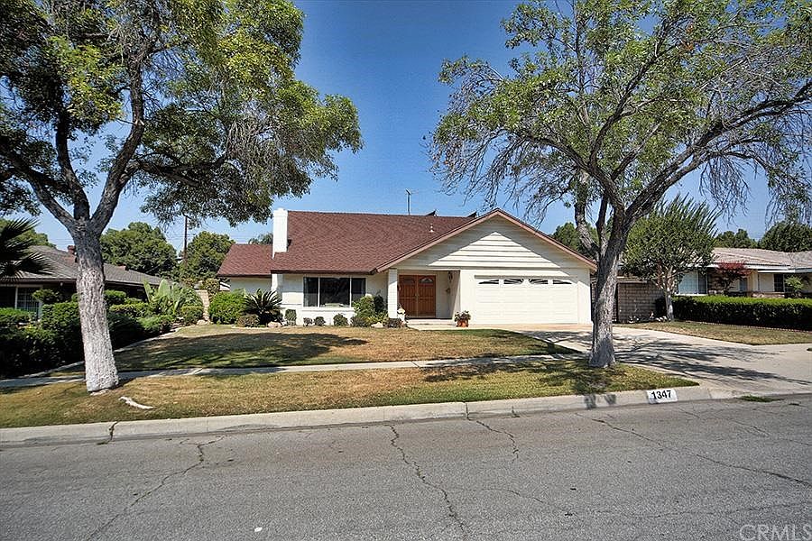 1st image of 1347 N Quince Ave