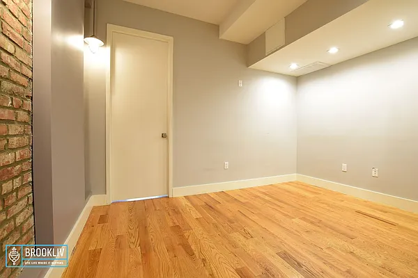 Rented by null | media 4