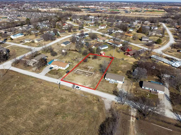 1108 E Concord Rd, Andover, KS 67002