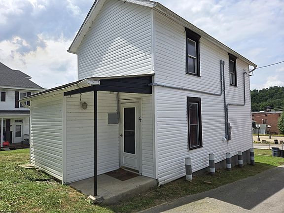 3rd image of 67 Bolman Ct