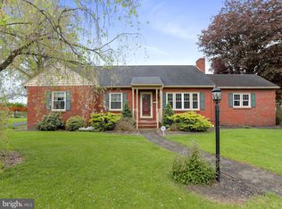 128 Orchard Cir, Greencastle, PA 17225