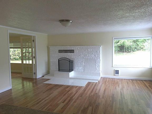 4th image of 1212 W 12th St