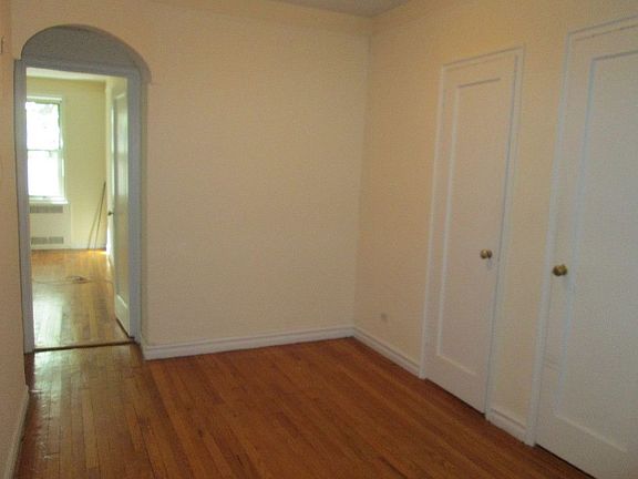 2nd image of 4120 46th St APT 3L