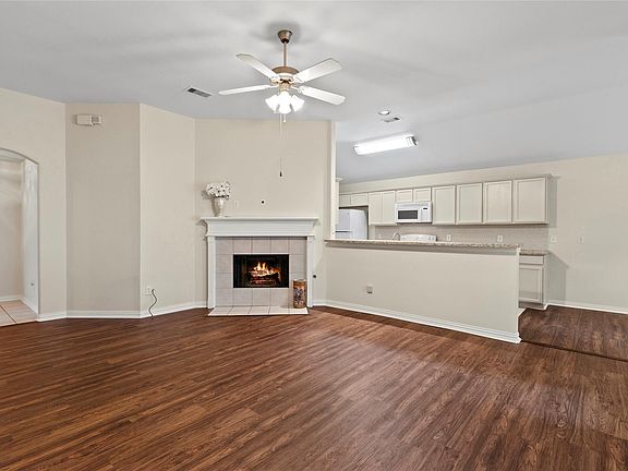 3rd image of 1846 Sherwood Forest Cir
